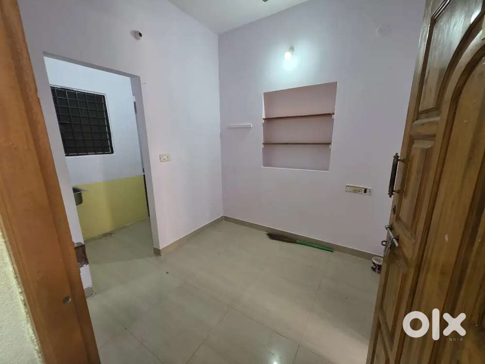 1bhk in 1st floor close to Nandini hotel near bus stop