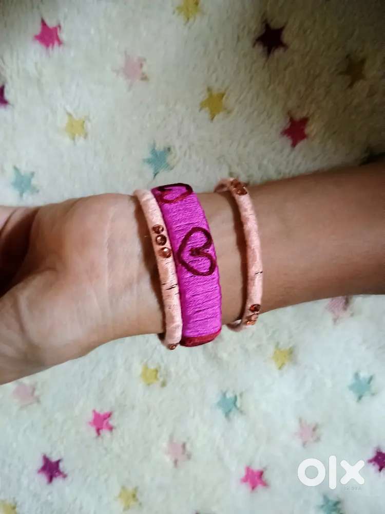 Handmade jewellery( earrings and bangles)