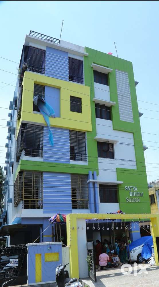 Ready to move spacious 2bhk at Balaji cheruvu centre