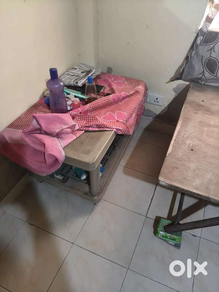 Frize +4 chair +1 table