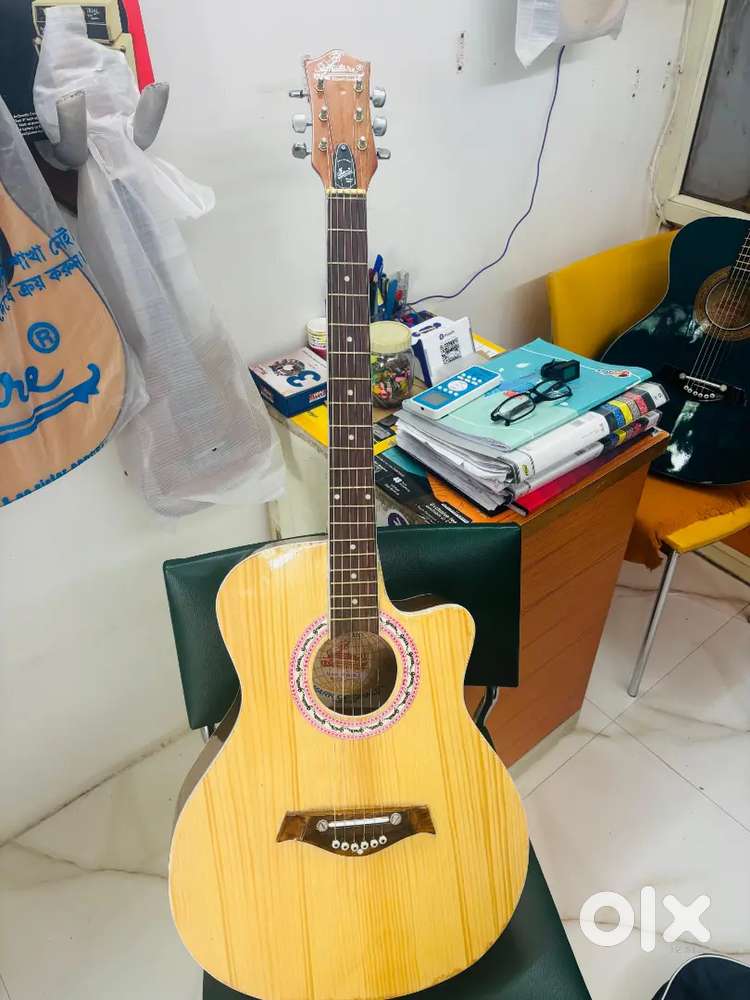 Signature Guiter 7 days old