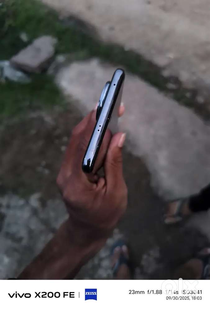 New phone 6 month bas chala hai vivo v50 16.256