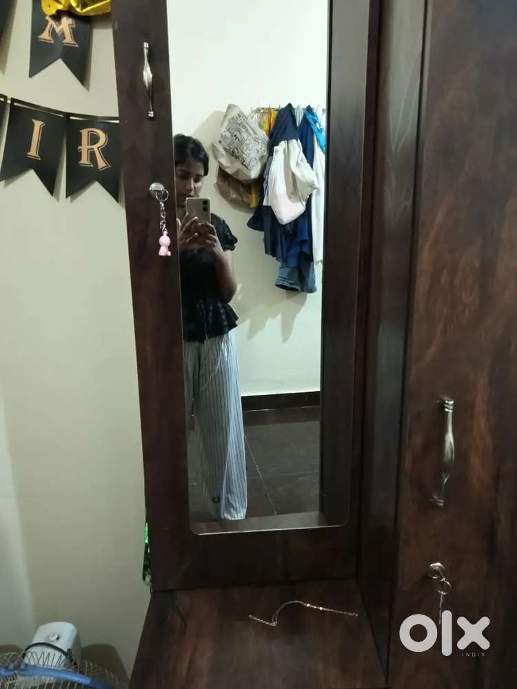 Dress unit with storage