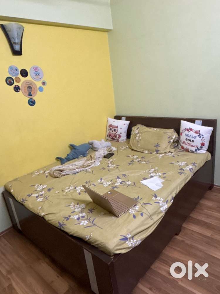 Queen size bed with storage