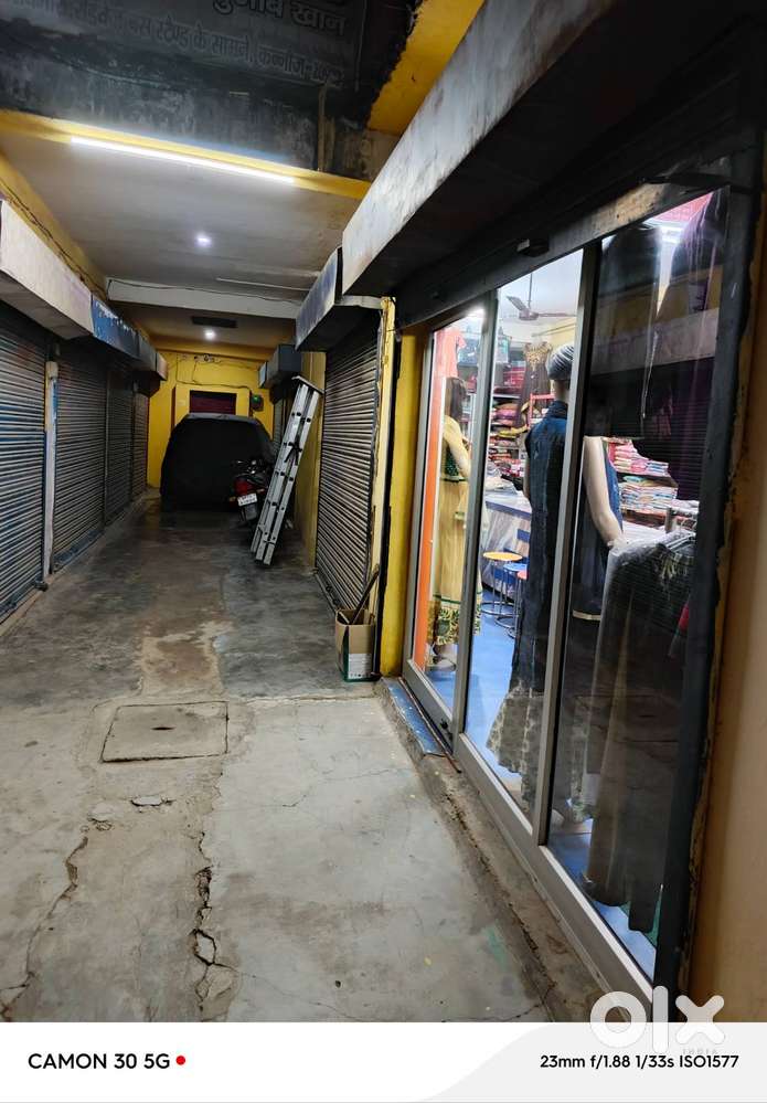 5 shope in front of roadways busstan sraimeera kannauj up