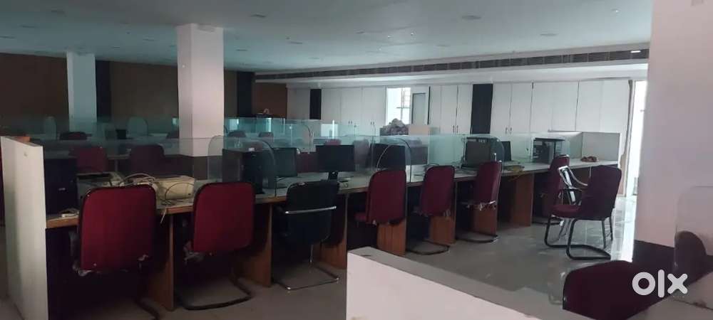 Very prime location office for rent inKURSI ROAD JANKIPURAM