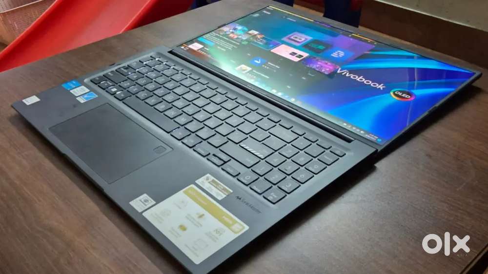 ASUS VivoBook 15 - 13th Gen Intel i5  16GB RAM  Great Condition