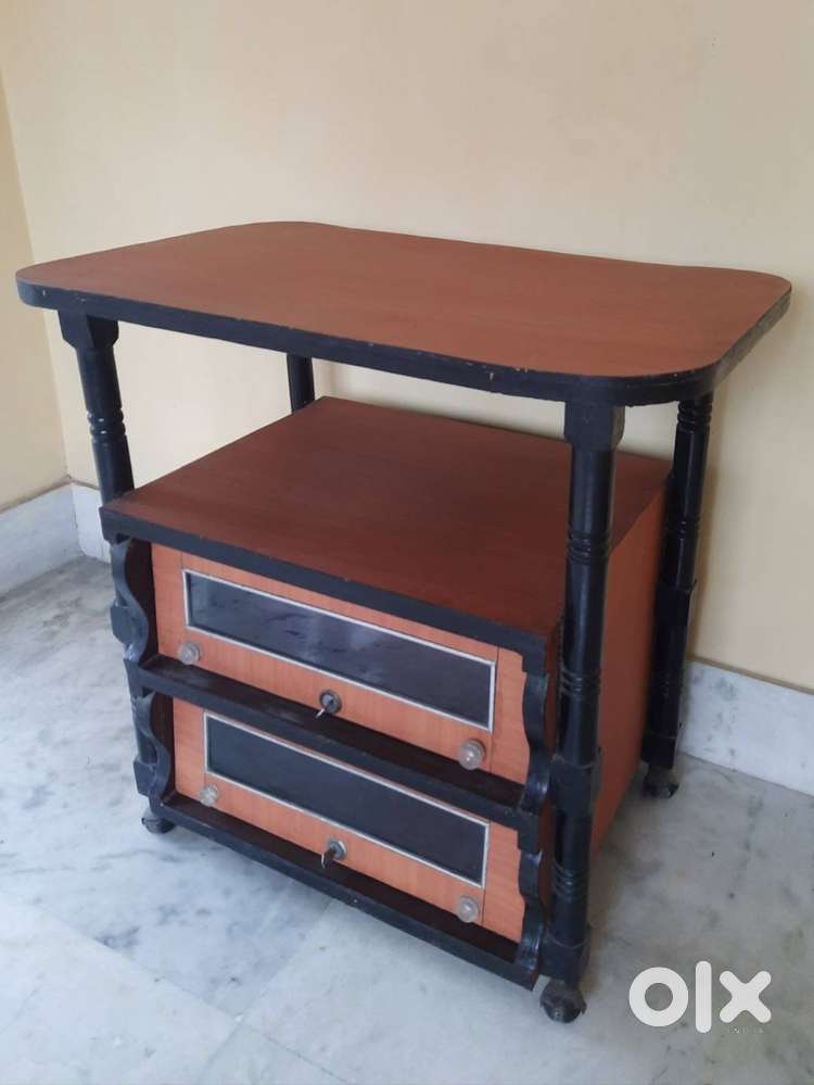 New Rolling TV stand with 2 shelves & glass door with lock & key