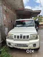 Pila number gadi hai