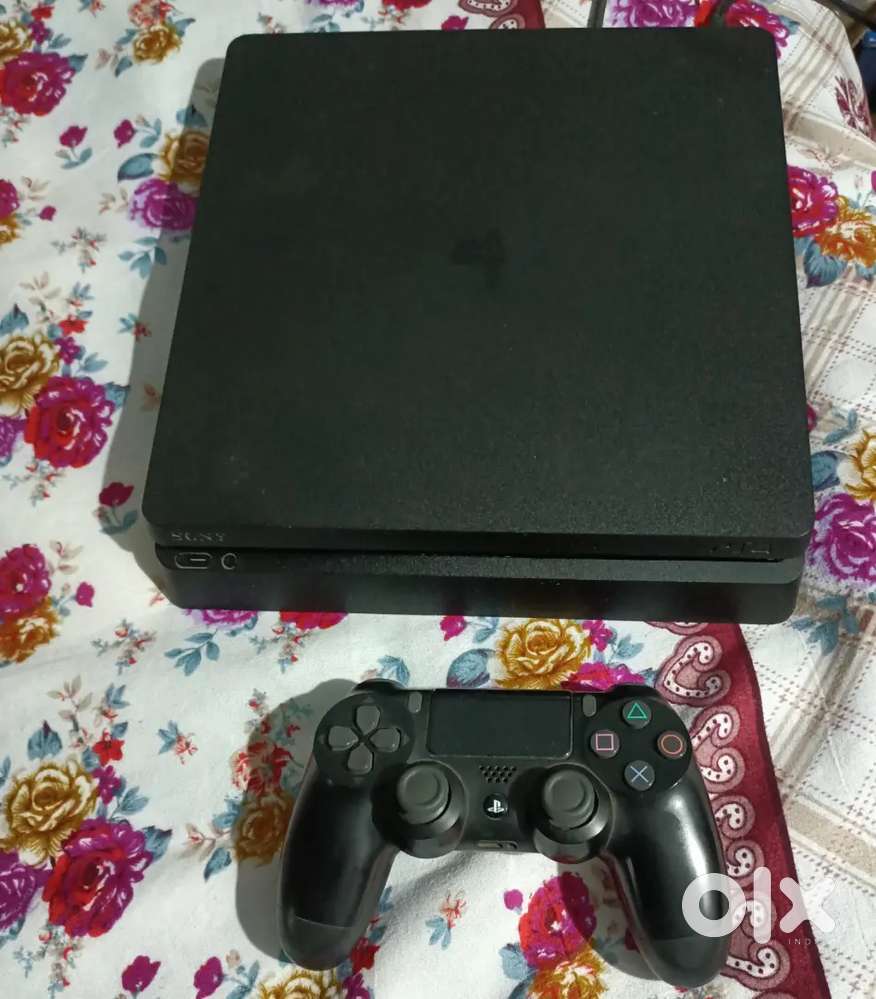 PS4 slim 1TB good working condition