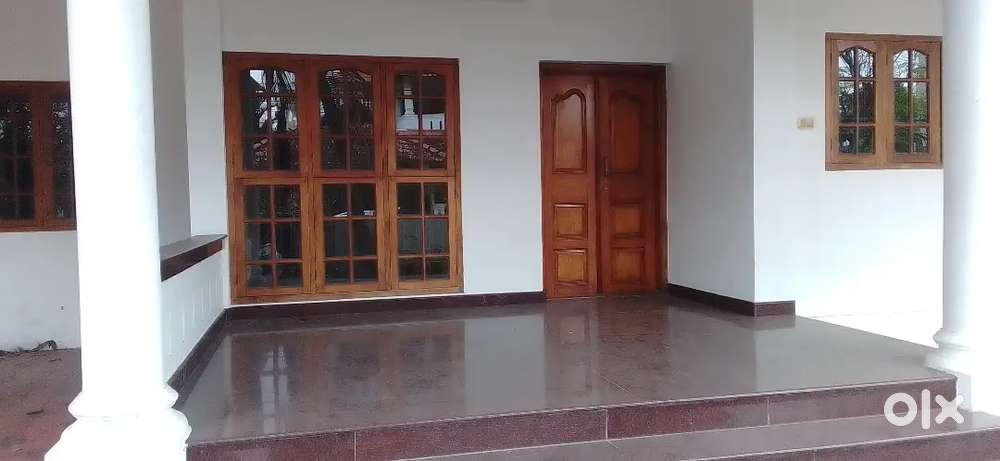 SEMI FURNISHED 3 BHK VILLAAT PALARIVATTOM