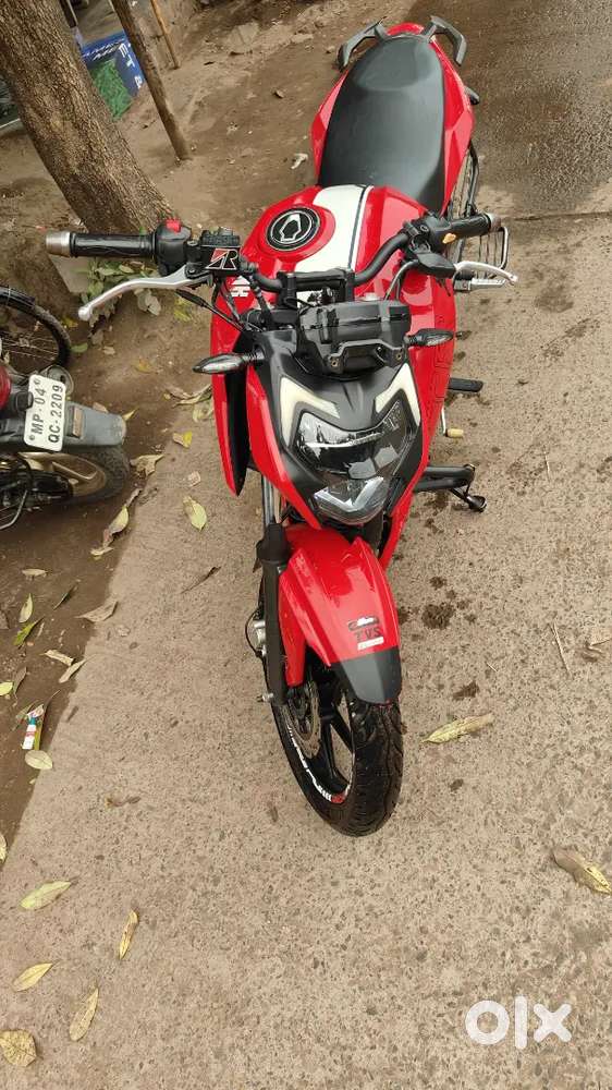 TVS Apache RTR 160 4v top model A1 condition urgent sale