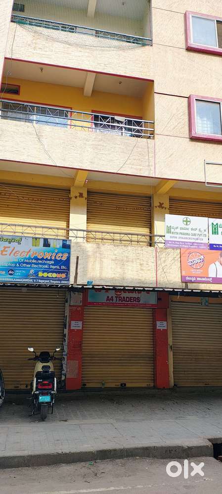 Shop for rent in Kanakanagar main road! Prime location!