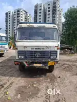 Tata 2518 in surat tipper year 2012