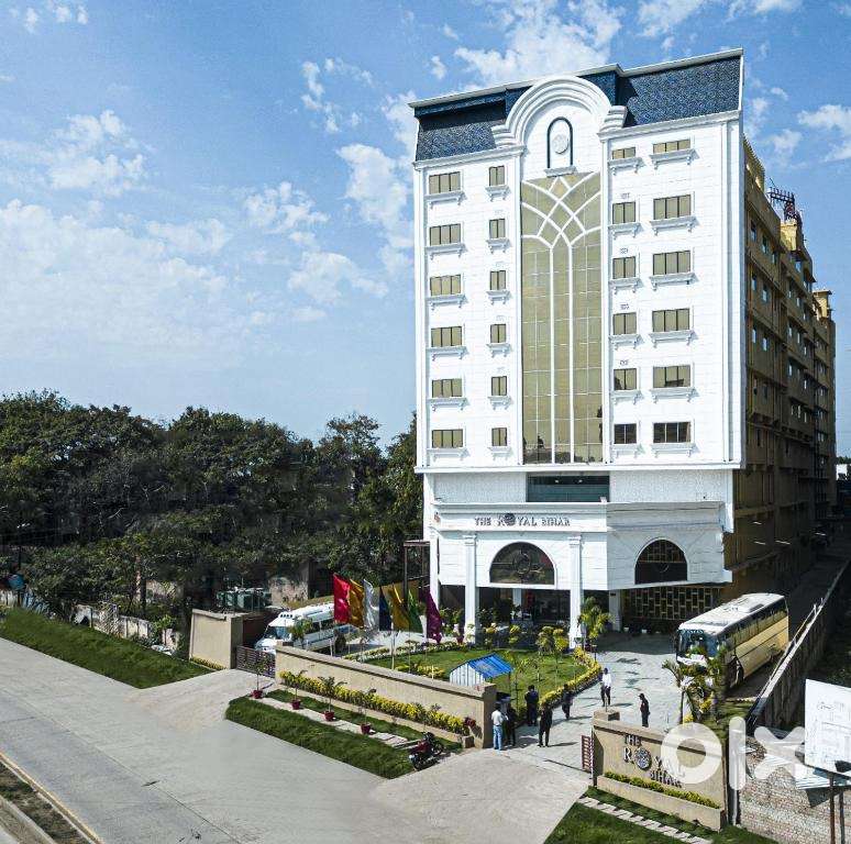 F & B Waiter ( Fresher) - Training and Accommodation Provided