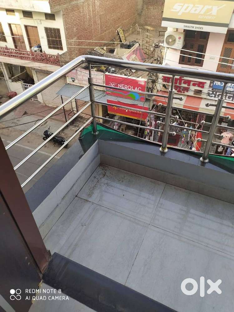 Single room on rent without kitchen only for boys