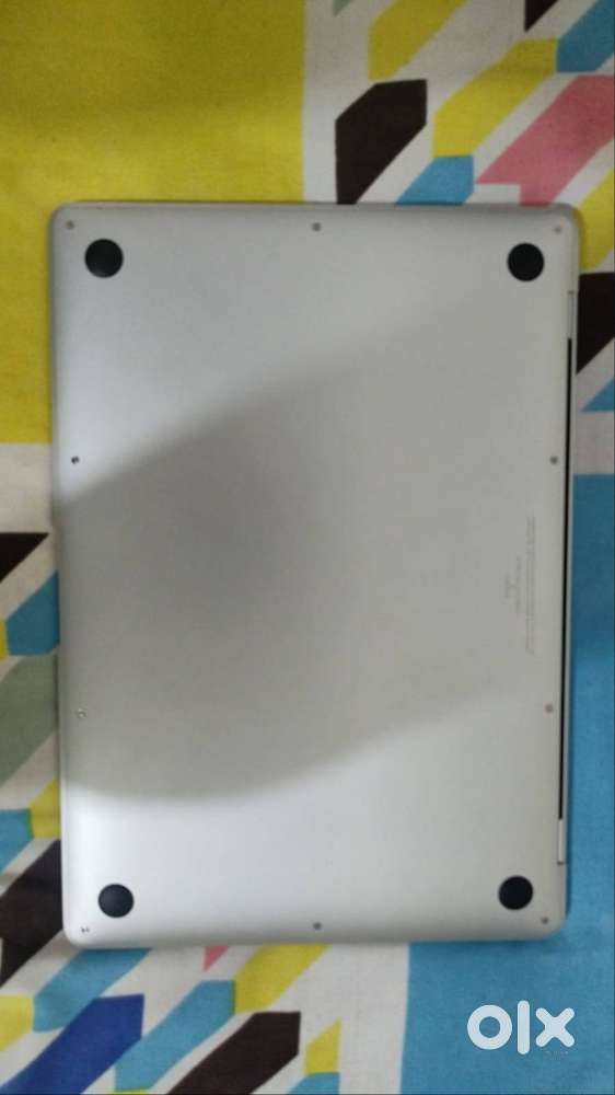Apple laptop