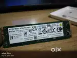 Intel SSD 512 GB.
