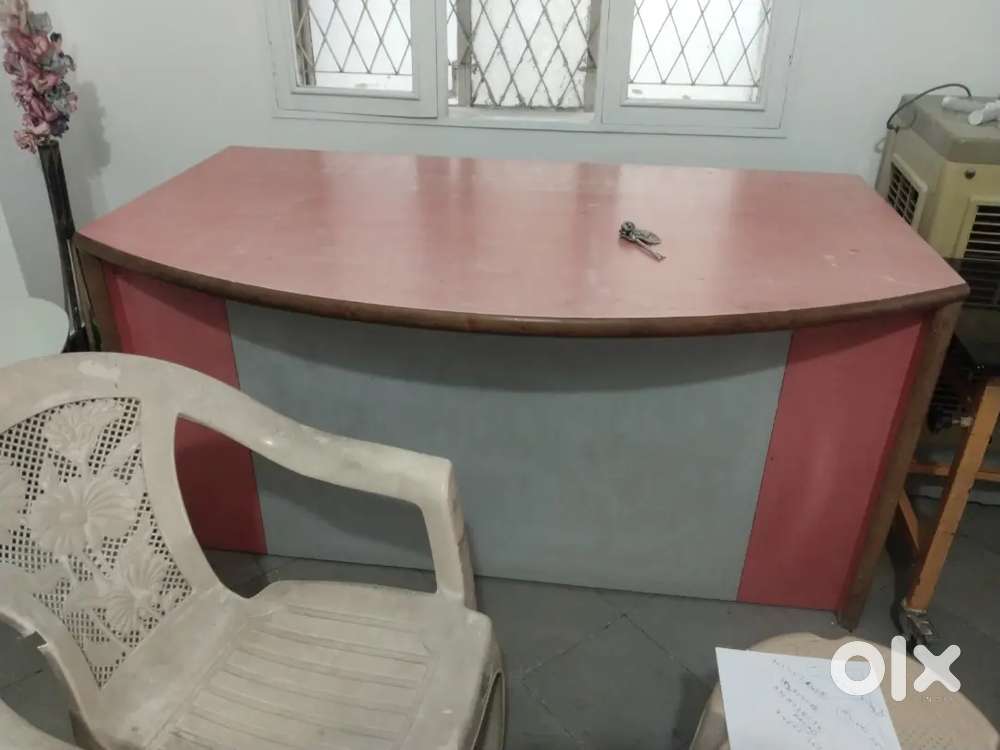 Office table