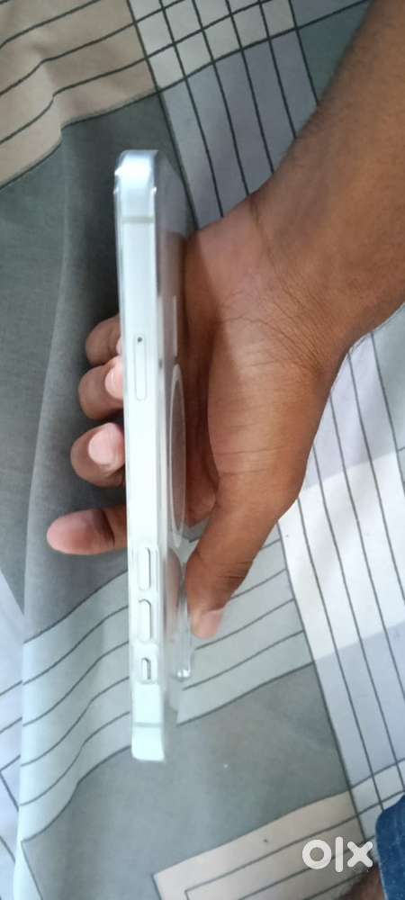 iPhone 15 plus 128 gb 19 month old
