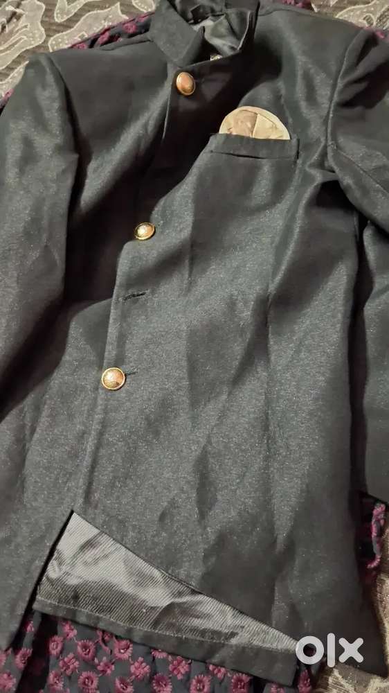 Selling  kids  ethnic  wear  nice  clothes  and  steaching  also good