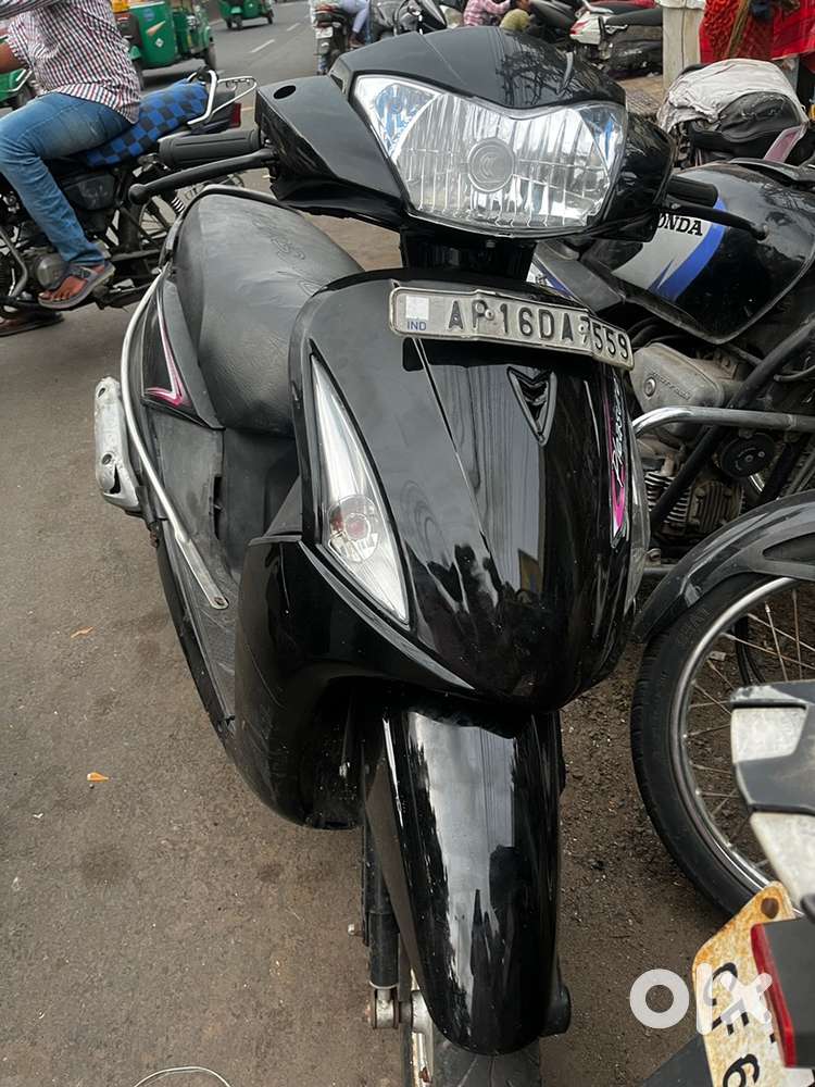 Full condition vehicle accessories available, documents available