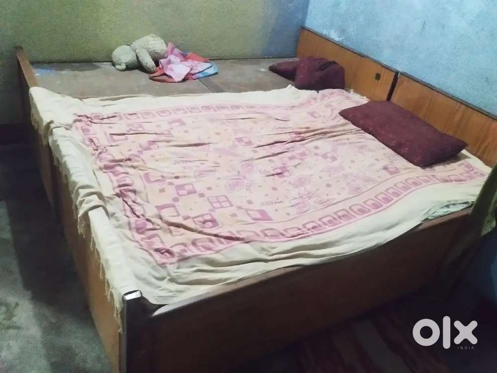 Wooden bed with diwan