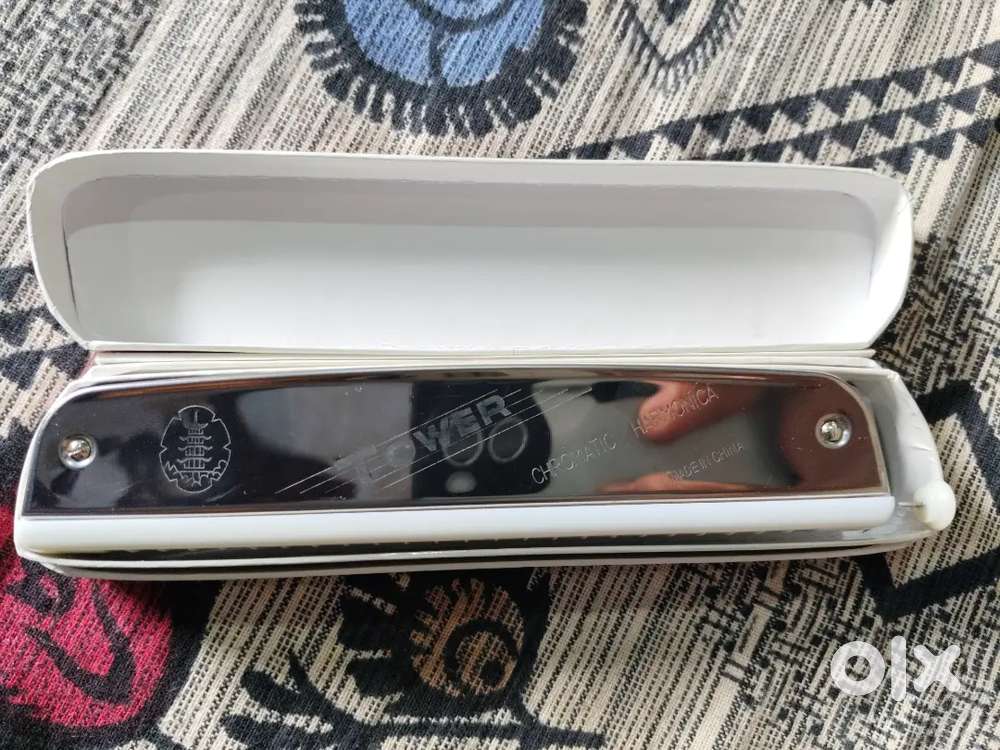 Tower chromatic harmonica