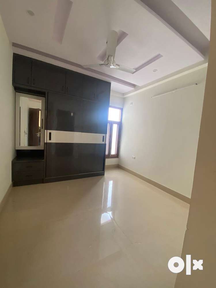 3 bhk low rise flat for sale Ghaziabad