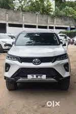 Toyota Fortuner Legender 4X2 AT 2.8, 2023, Diesel