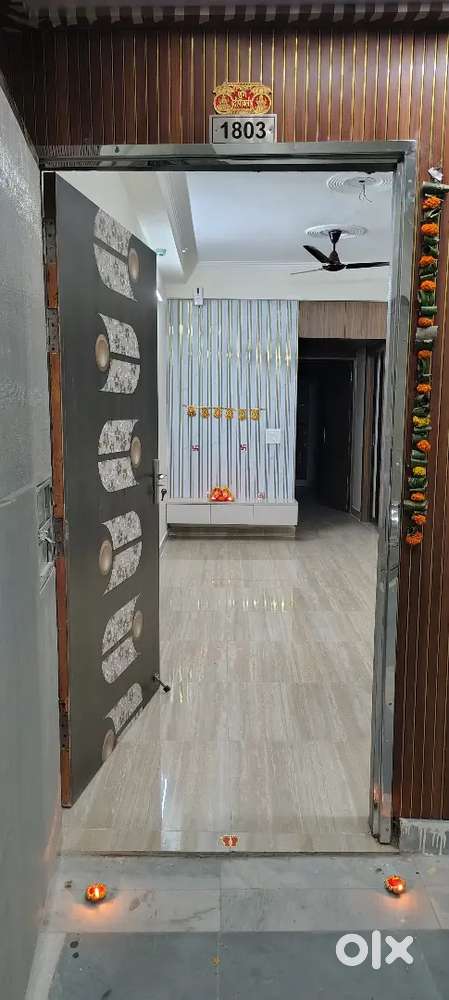 Need flatmates in Amrapali Centurian Park-Terrace Homes.