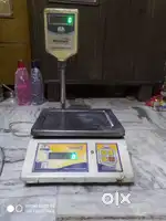 MICROTECH Digital weighing machine scale.