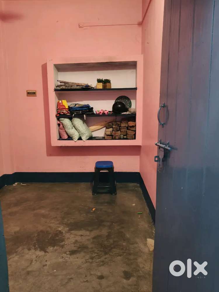 A well maintained room for rent and a polite behaviour