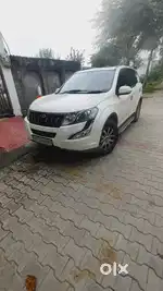 Mahindra XUV500 W10 top model with brand new tyres with bigger size