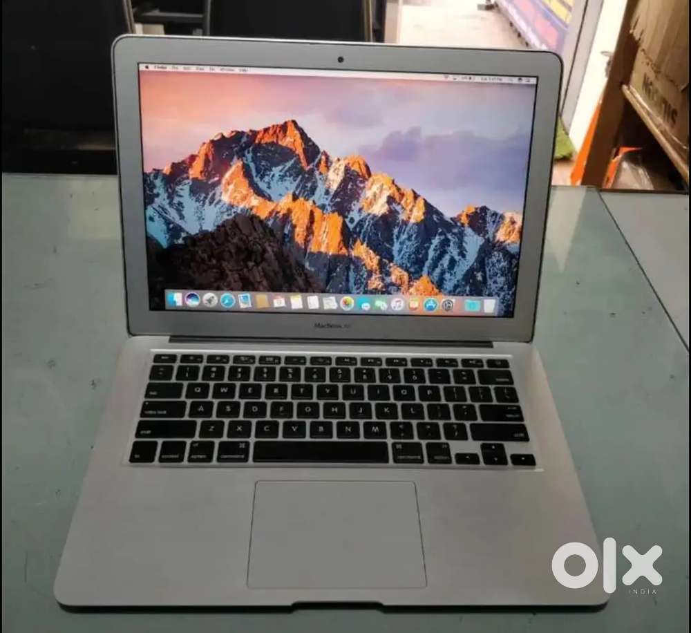 Apple macbook Air 2015  intel core i5 4gb Ram and 500gb SSD  adaptor