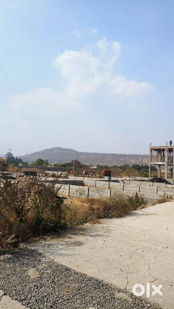 road touch open bungalow plots at nande location