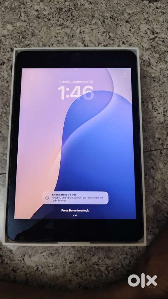 Apple ipad 5th generation Mini ,64gb