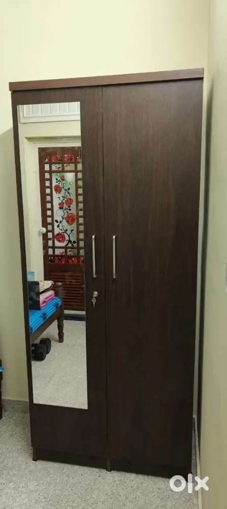 CUSTOMISED ELEGANT WARDROBE