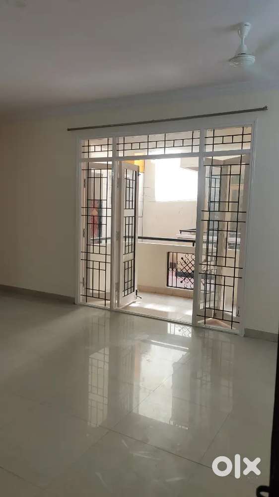 2 BHK with balcony 1 lakh advance