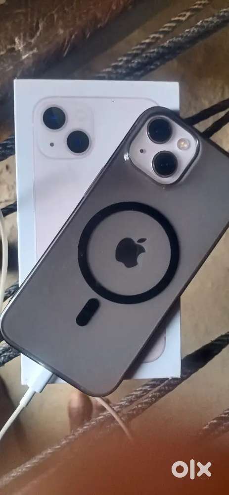 i phone 13 /128 27 stp ko 1 year ho jayega