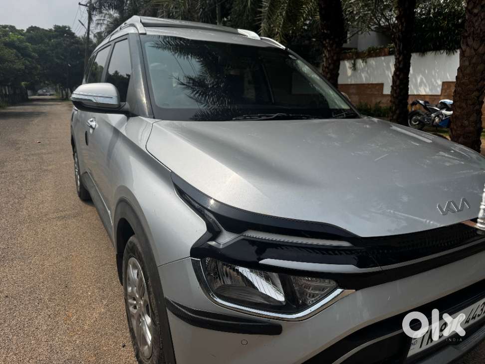 Kia Carens, 2023, Petrol