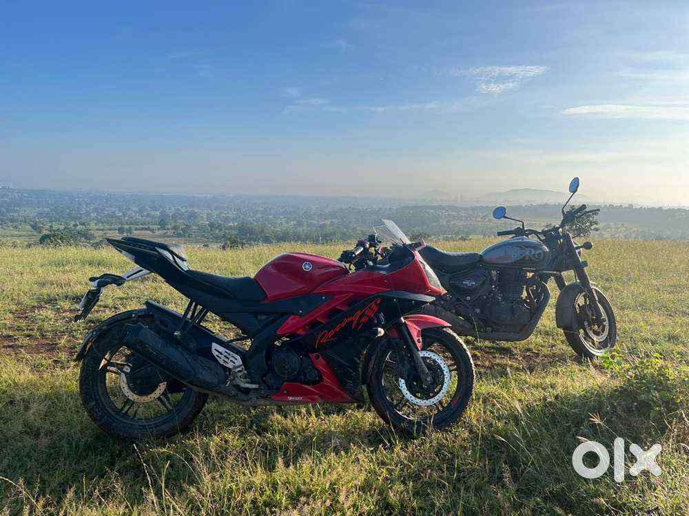 R15 v2 bike at good conditon engine at good condition