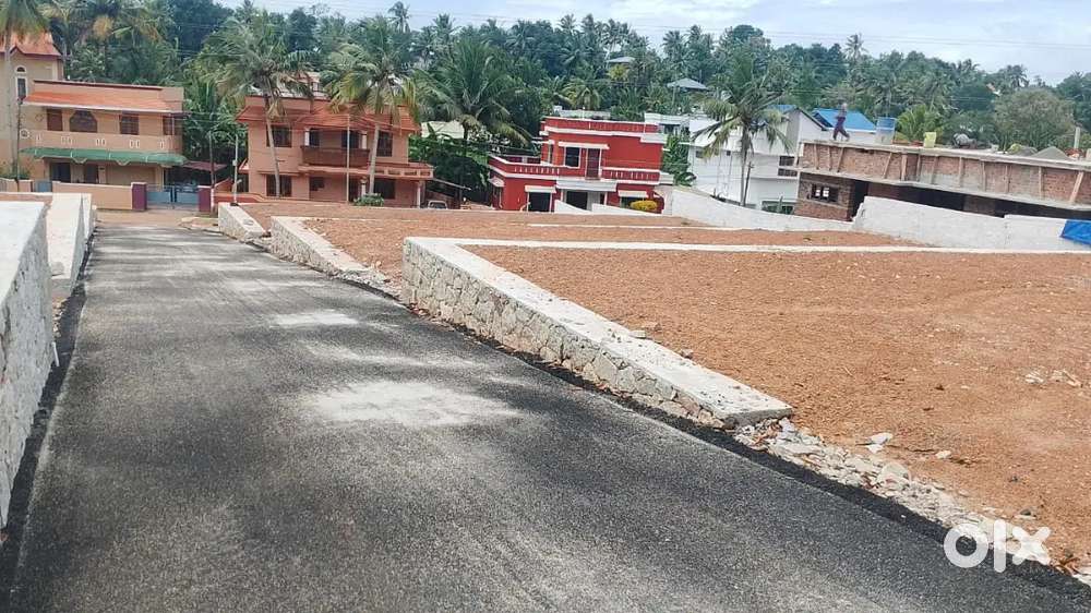 Sreekaryam chempazhanty 4,5,6 cent residency area