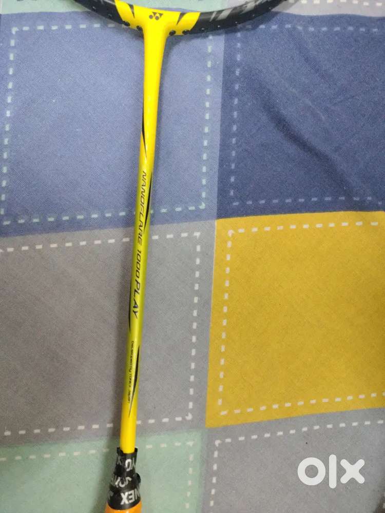 Badminton racket