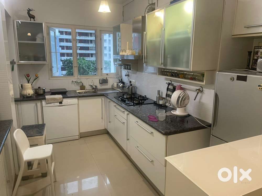 Elegantly furnished flat for sale