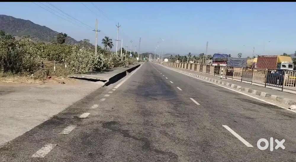 సబ్బవరం పాలిటెక్నికల్ కాలేజ్ దగ్గరలో ఉడా ప్లాట్స్ ఫ్లాట్స్