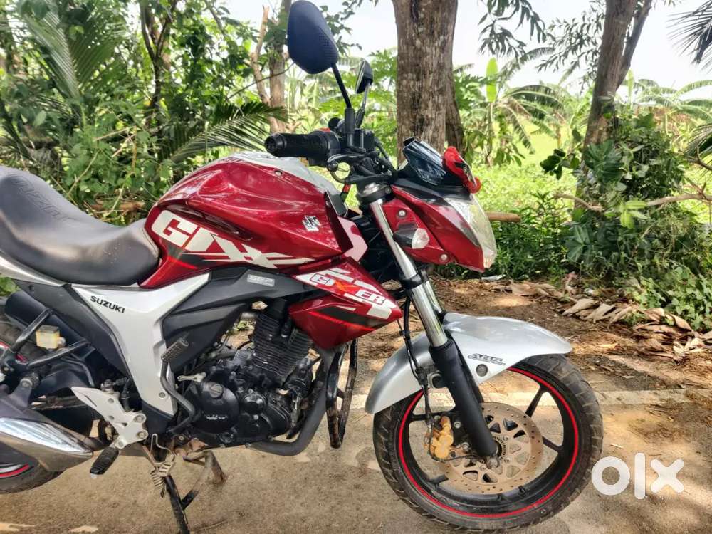 Well maintained Gixxer Naked (155cc)