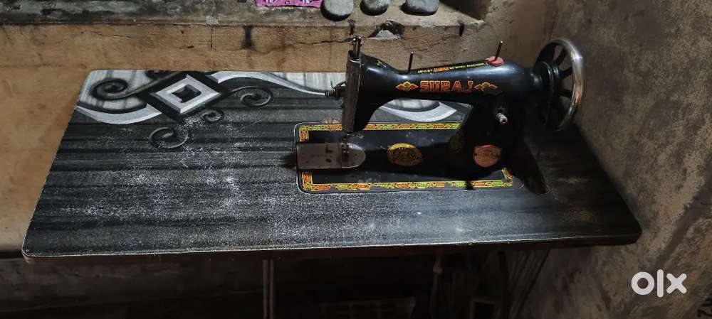 Silayi machine with table