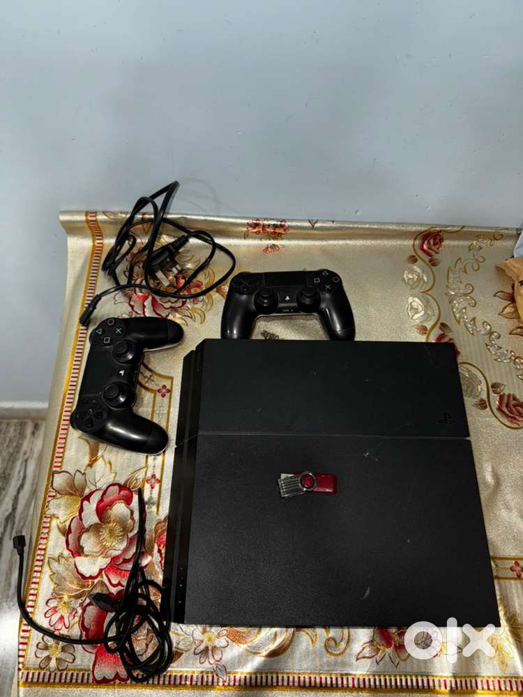 PS4 1 TB 9.00 firmware (FREE GAMES n extra controller)