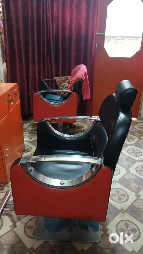 Beauty parlour for sale